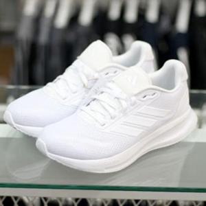 아디다스 세이브존03 [아디다스] 여성 런팔콘 5 캐주얼 조깅 헬스 트레이닝 런닝화 화이트 AH7760A