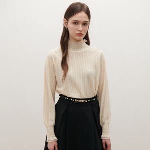 [SATIN] 진주장식 하이넥 러플 니트 블라우스 O261T951