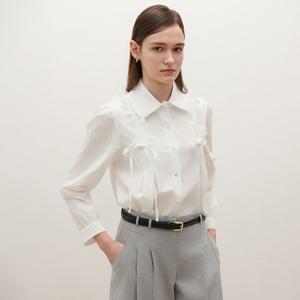 [SATIN] 프릴 스트랩 카라 블라우스 O261T262