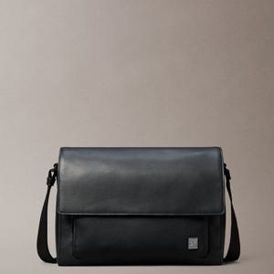 CK진  남성 하드웨어 엠블럼 플랩 메신저(4D3299G-UB1)