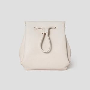 [빈폴] Less Bag_3 스몰 가죽 백팩 - 아이보리 BE61D3M840