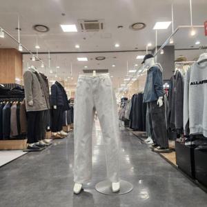 인터크루 HC10 샌드데님 세미와이드 팬츠. ITA1EL03A