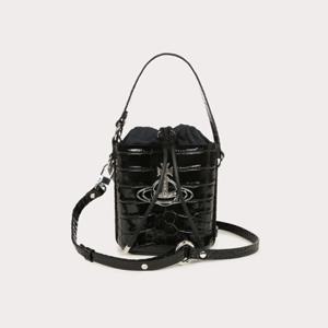 [공식] 비비안웨스트우드 크로커다일 데이지 드로스트링 버켓백 (VPSCBA0006 99)