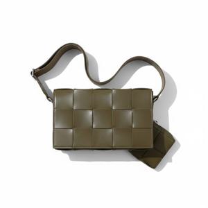 보테가베네타 카세트 크로스백 미듐  741777 V2XU1 2877