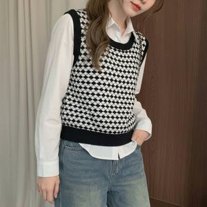 [올리비에스클로젯]배색 패턴 포인트 니트 조끼_O2602KV601A