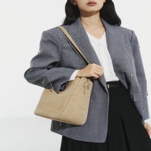 [헤지스] 엣지백 시그니처 H 아이보리 스웨이드 숄더 M/HIBA6E327I