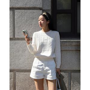 헤지스 여성 25SS 면크림 짜임 긴소매 라운드넥 스웨터 HSSW5B305CR