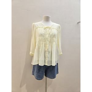 숲  (SB8LS81) 리본 셔링 7부 소매 블라우스