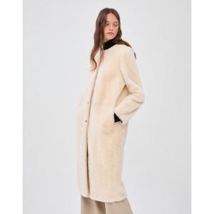 질스튜어트 뉴욕 여성 24FW 품절임박  PREMIUM 아이보리 양모피 롱 코트형 점퍼 JSJU4D540IV