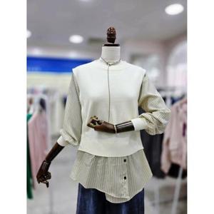 스테파니 세이브존08 망고 레이어드 스트라이프 니트 A25SW5312