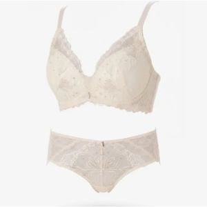 [비비안(언더웨어)]꾸띄르 패치자수 노와이어 브라 올레이스 팬티 세트 BR979ABP979AL