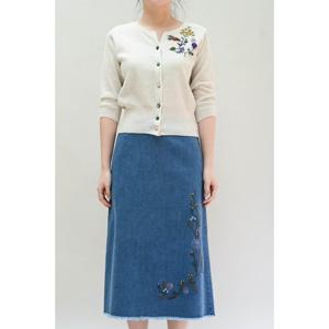 [비꼴리끄]데님 자수 뒷밴딩 스커트 B232DK2010