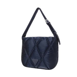 [마스터바니에디션] 여성 글로시 퀼팅 호보백(421D3BG106)