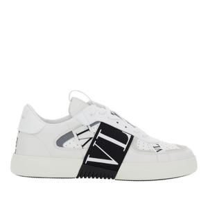 발렌티노 화이트 레더 퍼포레이티드 로우탑 스니커즈 ZY2S0C58