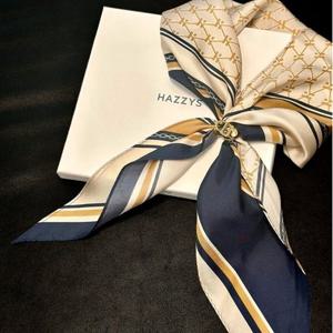 [헤지스] [SILK100%] 네이비 삼각링 실크 스카프 ( HISC5F630N2]