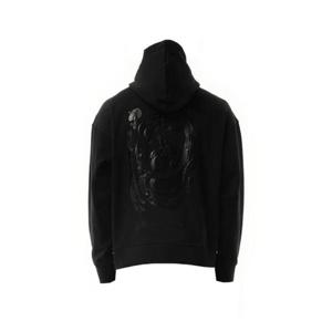 우영미 블랙 메탈릭 그래픽 후드 티셔츠 W243TS34729B