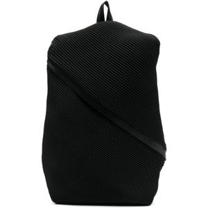 이세이미야케 플리츠플리즈 플리츠 텍스처 지퍼 백팩 PP67AG501