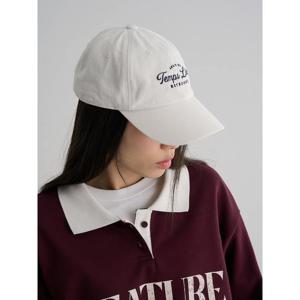 (35618BWYA1) [에잇세컨즈] 흘림체 자수 볼캡  화이트