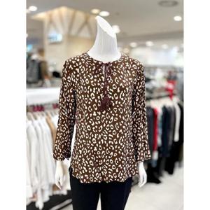 소고 테슬 장식 나염 블라우스 AE3BA061