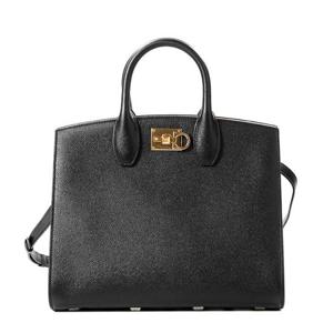 [페라가모] (21 0398 NERO 0740941) 여성 간치니 스튜디오 숄더