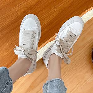 가벼운 경량 2컬러 여성 신발끈 스니커즈 PED828