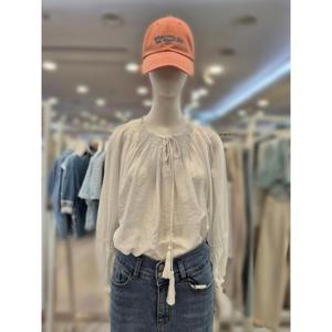 부루앤쥬디 세이브존03 부루앤쥬디 셔링 태슬 블라우스 SAVBBKBQIBL001C