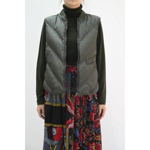 [비꼴리끄(여성)]시보리넥 라인 자수 패딩조끼 B234PV2010