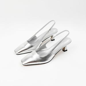 [신난다슈] 여성 슬링백힐 5cm 슬링백 구두 펌프스힐 미들힐 스퀘어토 NF251304 실버
