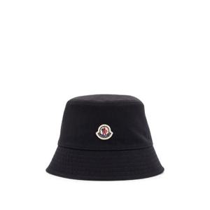 Moncler 로고 패치 좁은 챙 버킷 모자 0933B000255983X 999 TP934463318
