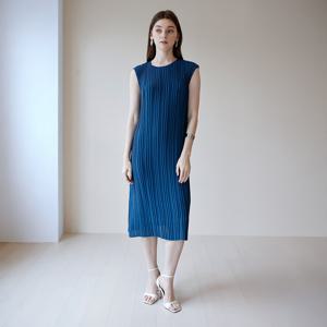 [요이츠]이레귤러 플리츠 슬리브리스 드레스_YJ06WQPOP02_BL1