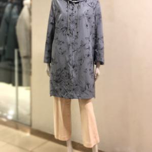 [벨리시앙]플라워 패턴 후드 트렌치코트 BY4109