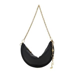 끌로에 블랙 크레센트 골드 체인 숄더 백 CH25AS519P80 001