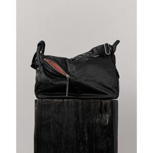 [헤지스]HJBA5F900BK_남성 블랙 단색 나일론 크로스백