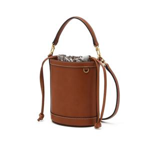 [헤지스]HIWA6E312W2_여성 뜨왈드주이 브라운 미니 크로스백 파우치분리가능