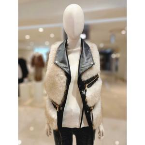 [르니앤맥코이]페이크가죽 배색 퍼 베스트 MM12VT401HJY