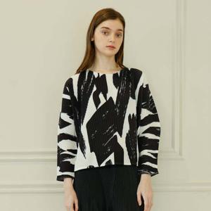 [요이츠] 컬러 프린팅 라운드 돌먼 플리츠 블라우스 블랙_YK03WRPBL01