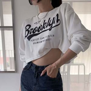 여성 브루크린 크롭 맨투맨 티셔츠 bu24353