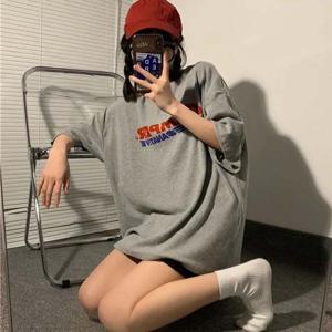 CAMPER 프린팅 반팔 티숙 BI00250 흐 여성 옆트임 티