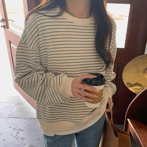 베이직 맨투맨 MFNC230005 와펜 맨투맨