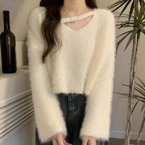 퍼지 니트 긴팔 퍼지 크롭 데일리 V넥 스트랩