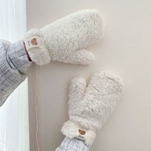 귀여운 곰돌이 따뜻한 양털 도톰 벙어리 장갑 화이트