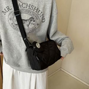 여성 퀼티드백 원통형 미니파우치 패브릭 크로스백