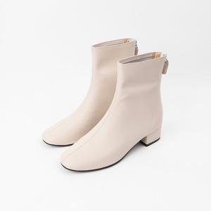 [신난다슈] 여성 앵클부츠 4cm 숏 앵글 부츠 소가죽 발편한 통굽 사각코 GDR252087 베이지