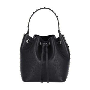 발렌티노 락스터드 버킷백 6W2B0L31 VSF 0NO