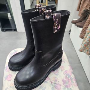 [써스데이아일랜드]플로럴 윙 앵글부츠 T248MSE232W