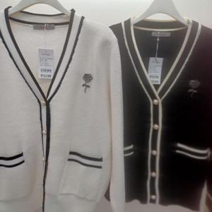 Latium HC06 이중라인 세로골 주머니 깔끔한 브이넥 로즈 니트 가디건 T2543cd03