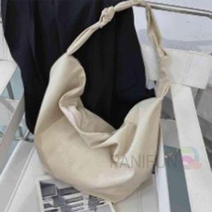 [라일리] Rly 제니 대학생 직장인 보부상 휘뚜루마뚜루 가방 호