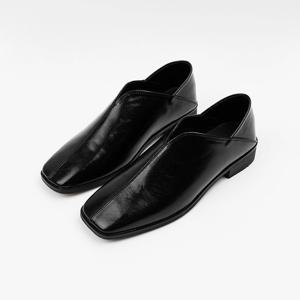 [신난다슈] 여성 로퍼 단화 3cm 여자 플랫 구두 바부슈 슬립온 발편한 낮은굽 BP2675035 블랙