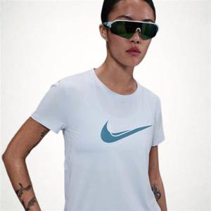 나이키 원 스우시 여성 드라이 핏 반팔 러닝 탑 HJ2205-423 1688636