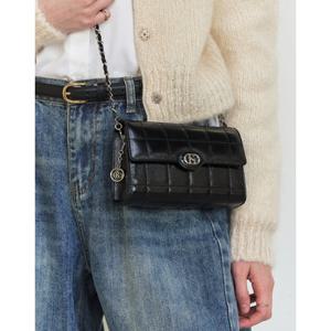 헤지스 액세서리 26SS 선물추천인기급상승 블랙 퀼팅 소가죽 체인크로스백 HIWA6E764BK